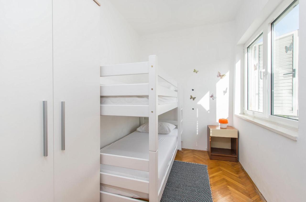 Apartment And Rooms Franka Zaboric Exterior foto